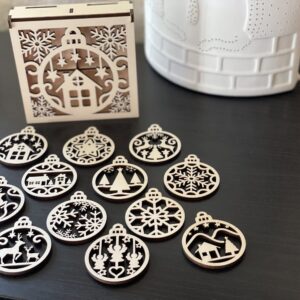 Weihnachtsbaum Schmuck Set mit 12 Anhängern Deko Box mit Baumbehang Dekorative Geschenkbox aus Holz Christbaumschmuck Set  Weihnachtskugeln