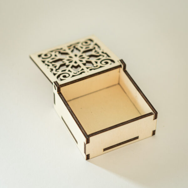 Weihnachtliche Geschenkbox aus Holz klein, Weihnachtsbaumschmuck, Deko Weihnachten, Weihnachtsgeschenk, Christbaumschmuck – Bild 10