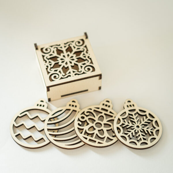Weihnachtliche Geschenkbox aus Holz klein, Weihnachtsbaumschmuck, Deko Weihnachten, Weihnachtsgeschenk, Christbaumschmuck – Bild 6