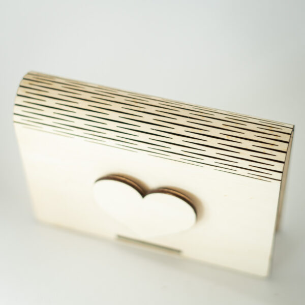 Schönes Schmuckkästchen aus Holz mit Herz um deine Liebe zu zeigen – Bild 6